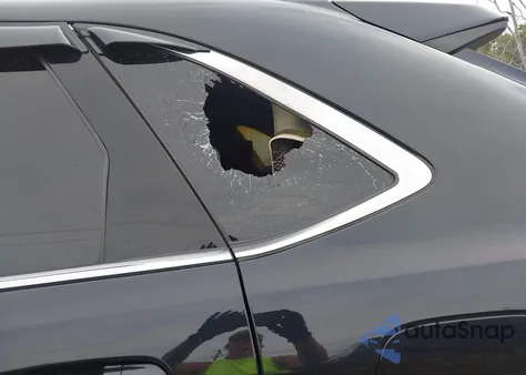 2019 Ford Edge Titanium z USA, uszkodzony, nr VIN 2FMPK3K9XKBB22643